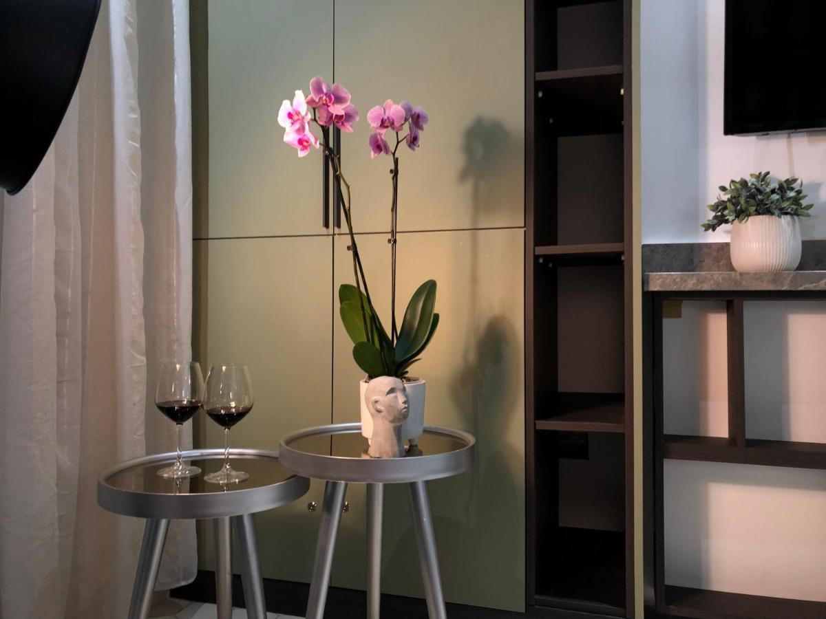 Urban Stay Tirana Deluxe 外观 照片