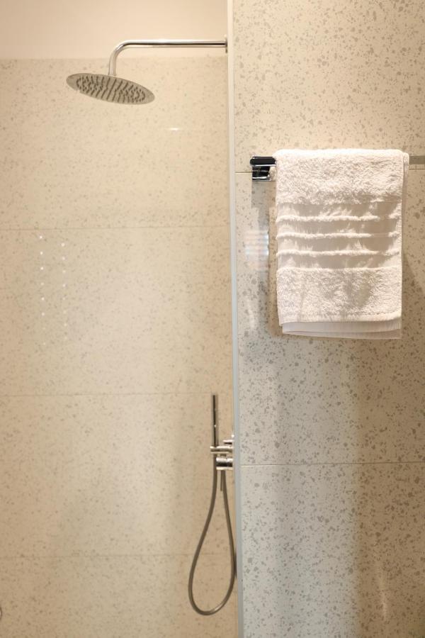 Urban Stay Tirana Deluxe 外观 照片