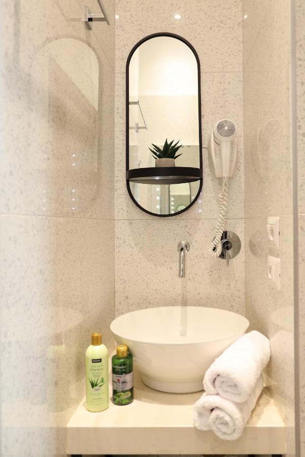 Urban Stay Tirana Deluxe 外观 照片