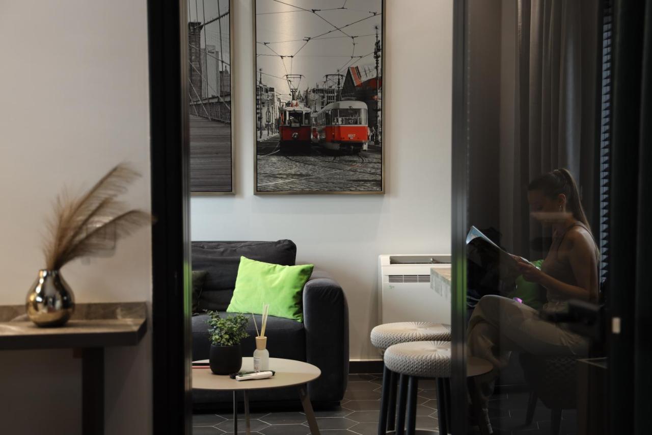 Urban Stay Tirana Deluxe 外观 照片